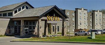Chateau Nova Hotel Fort Mcmurray Buitenkant foto